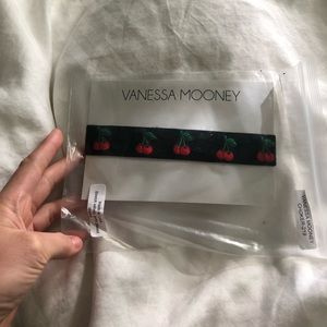 Vanessa Mooney choker